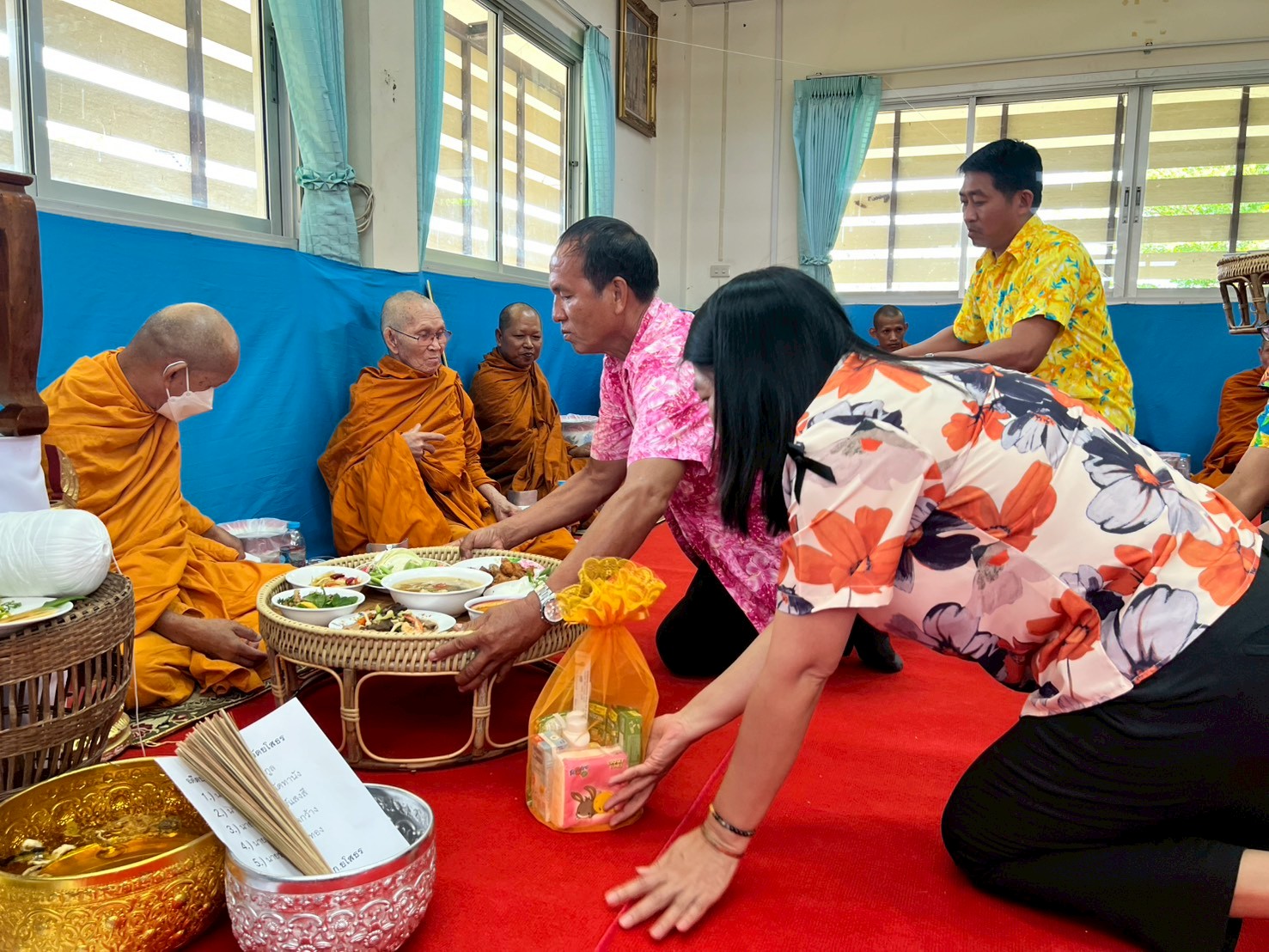 title - ส.ป.ก. ยโสธร จัดพิธีเจริญพระพุทธมนต์ทำบุญถวายภัตตาหารเพลแด่พระสงฆ์ พิธีสักการะศาลเจ้าที่และสิ่งศักดิ์สิทธิ์ประจำสำนักงาน เนื่องในเทศกาลวันขึ้นปีใหม่ไทย